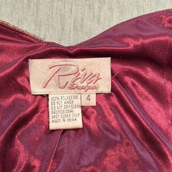 Elegant Burgundy  Evening Dress - Picture 15 of 15